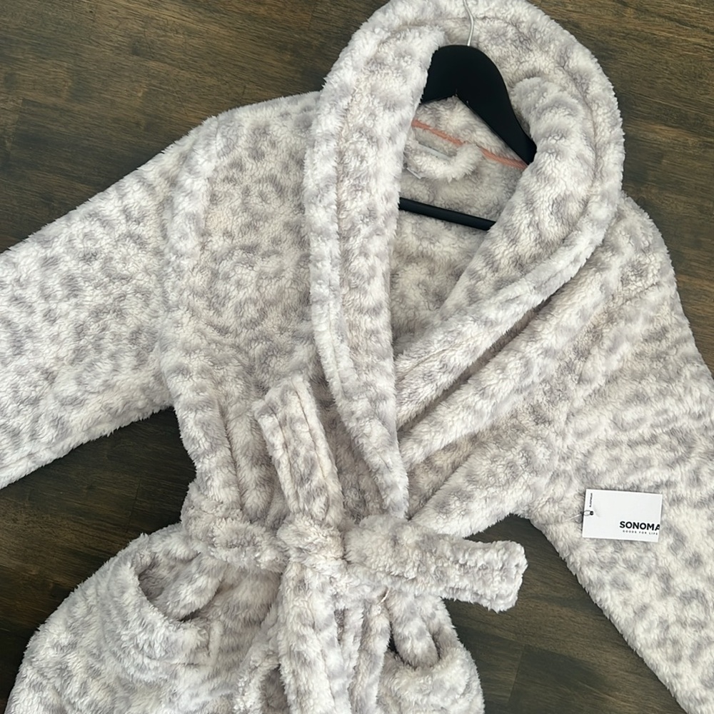 🎁SONOMA LEOPARD ROBE 🎁 - Picture 2 of 9